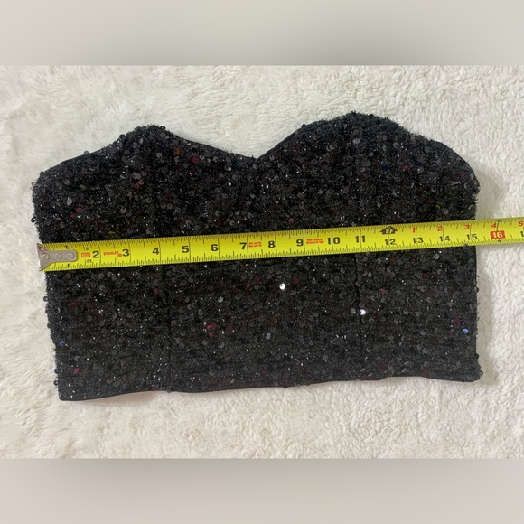 Crop top black sequin top with back closure size L (8/10) - Picture 4 of 8